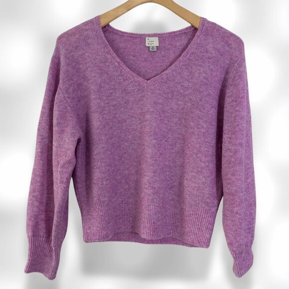 Old Navy Sweaters - Old Navy Pink Lightweight V-Neck Sweater Size XS